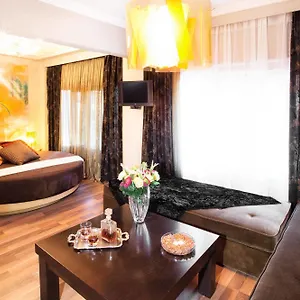 https://plaza-hotel-thessaloniki.hotels-of-thessaloniki.com