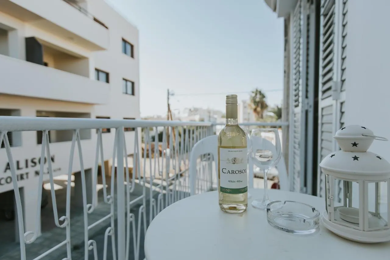 Aladdin'S Hostel Larnaca