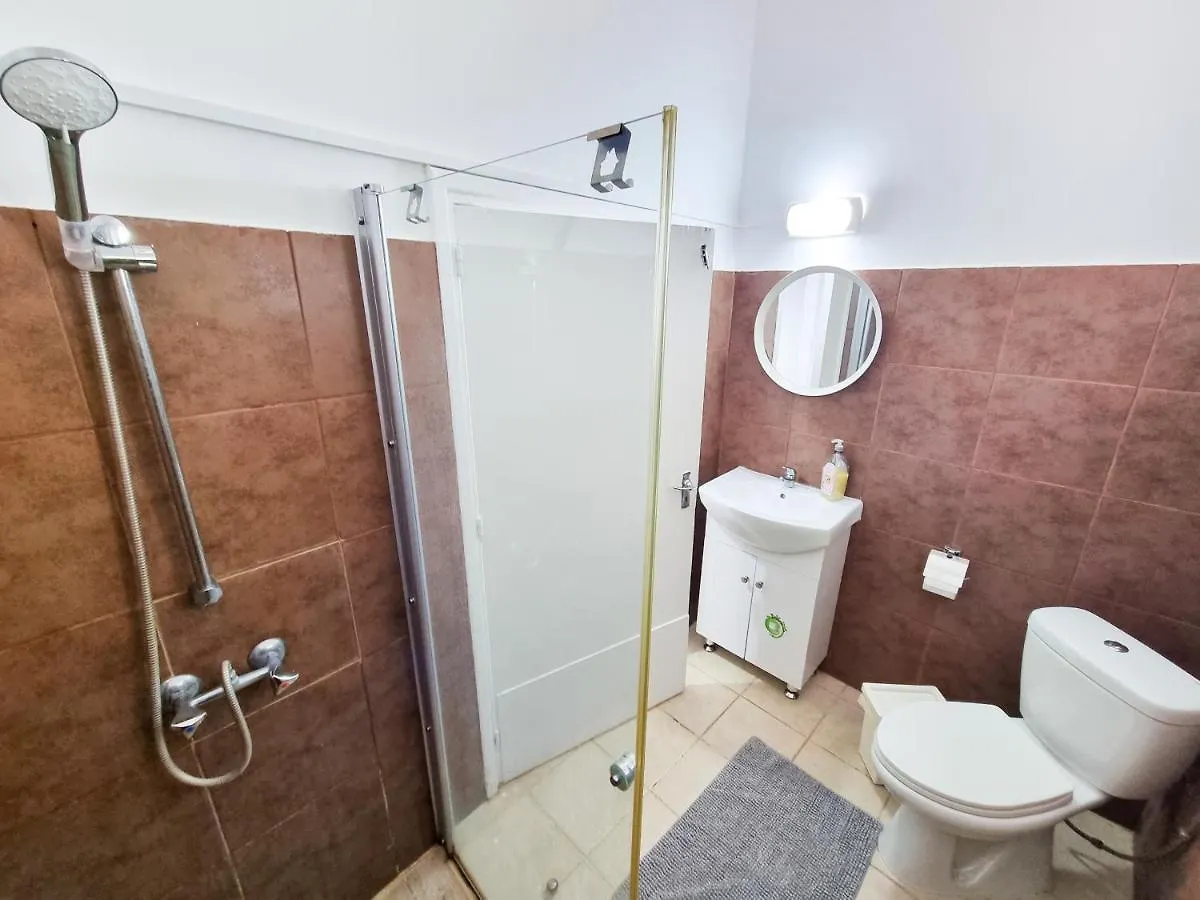Aladdin'S Hostel Larnaca