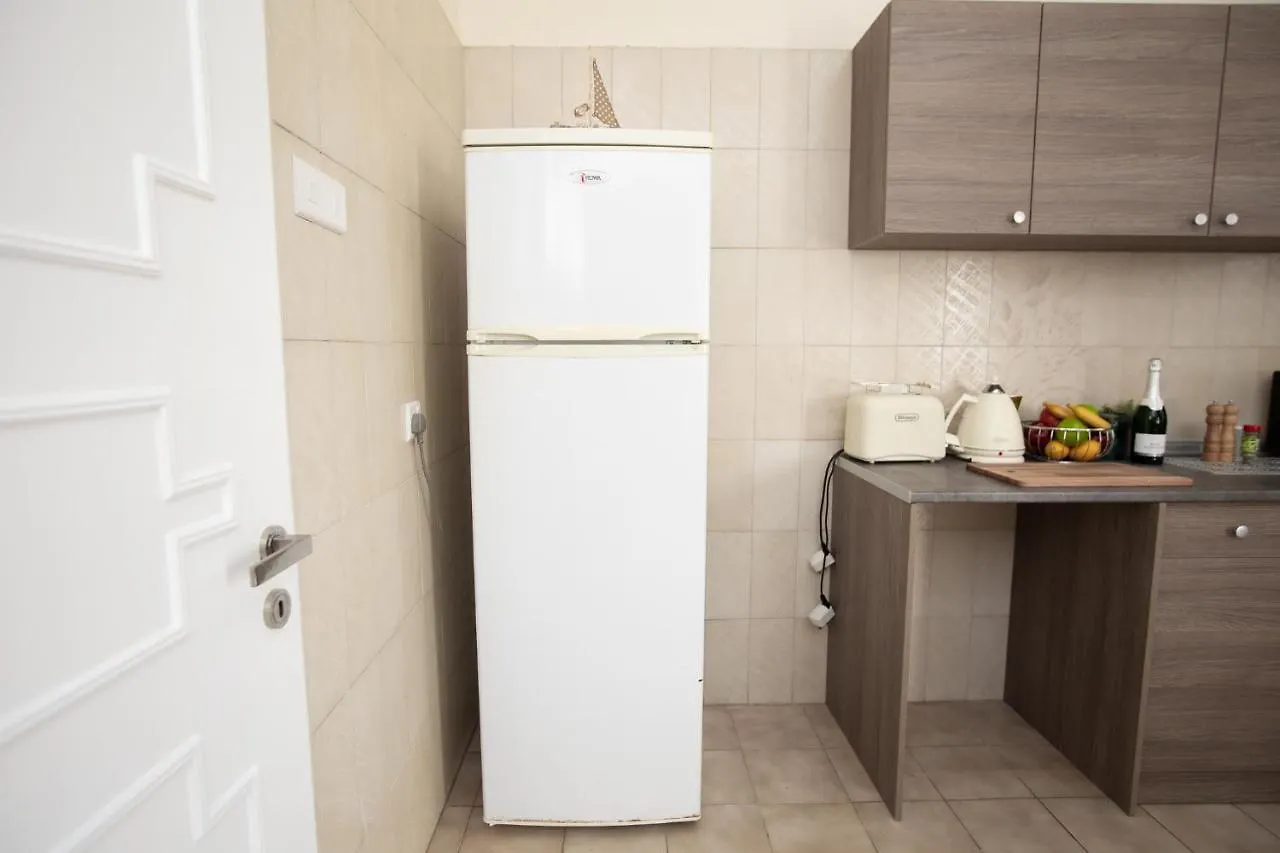 Aladdin'S Hostel Larnaca Kypr